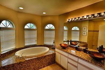 Universal Vacation Homes ฟอร์ตไมเยอร์ ภายนอก รูปภาพ